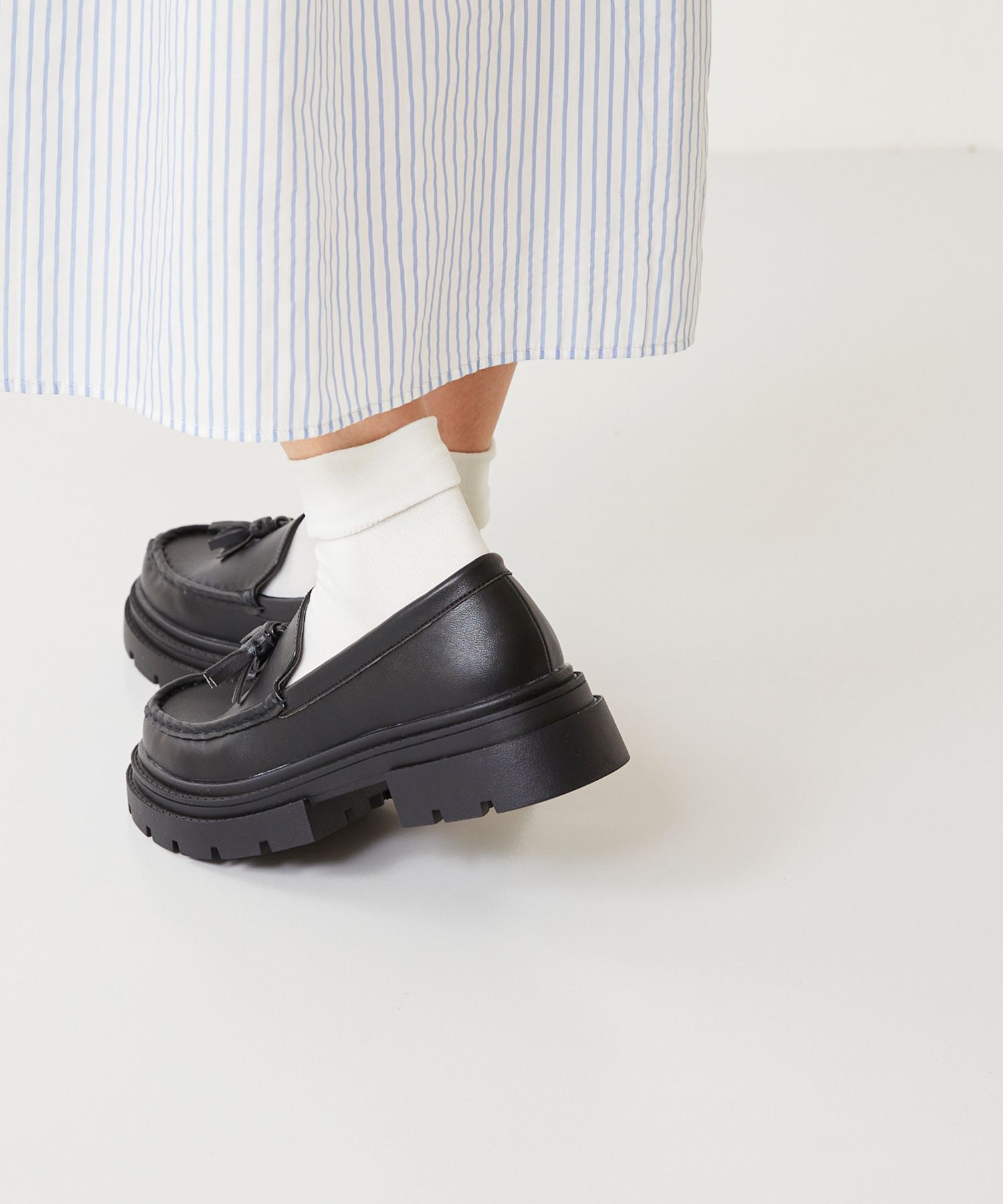 メヌエ Menue 厚底 トラックソール ローファー,1029ブラックタッセルPU