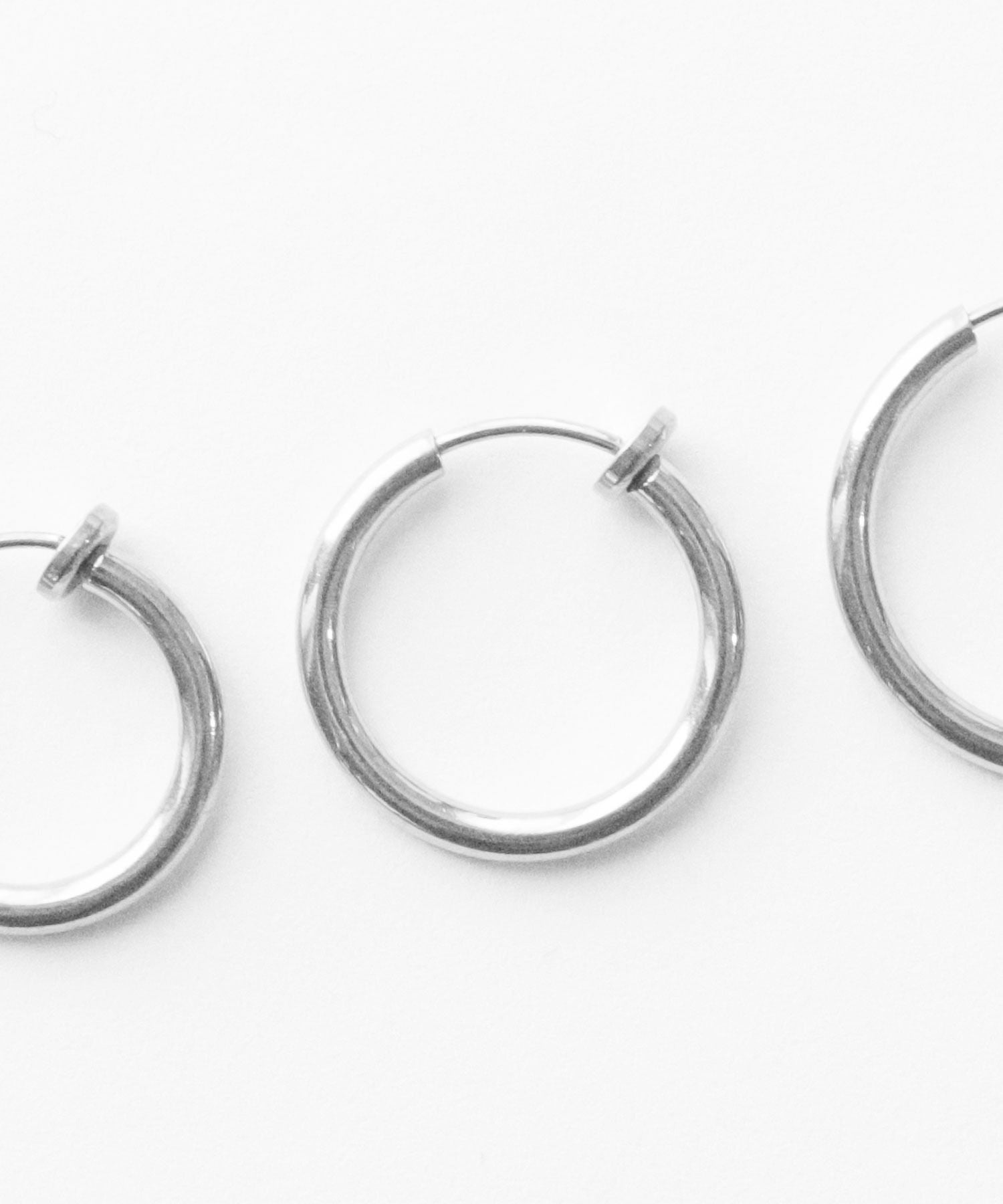 フロージュ florge 【7size展開】金属アレルギー対応 ステンレスシンプルフープイヤリング 12mm,シルバー