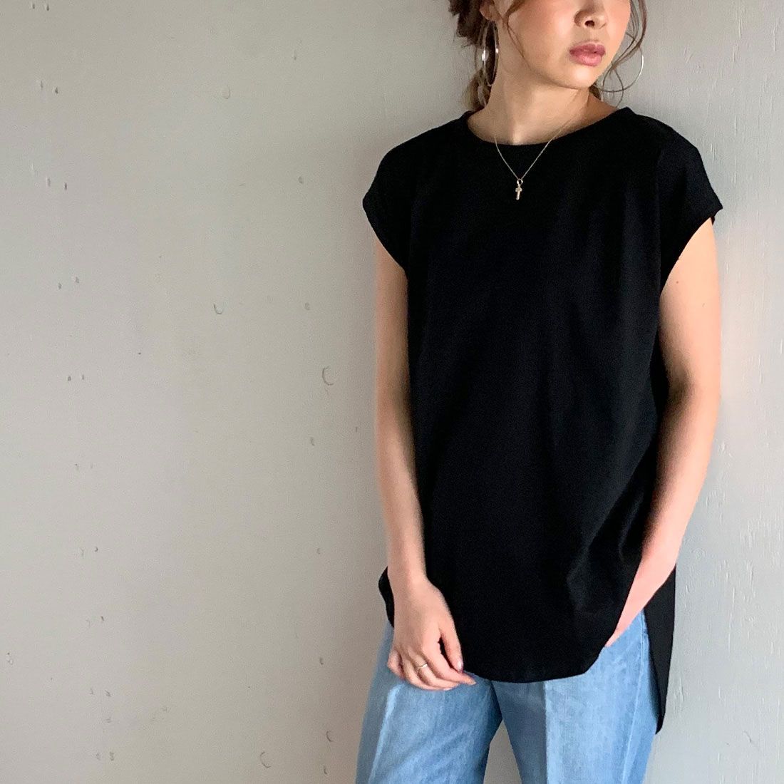ジュノア JUNOAH バックボタンチュニックカットソー,ブラック