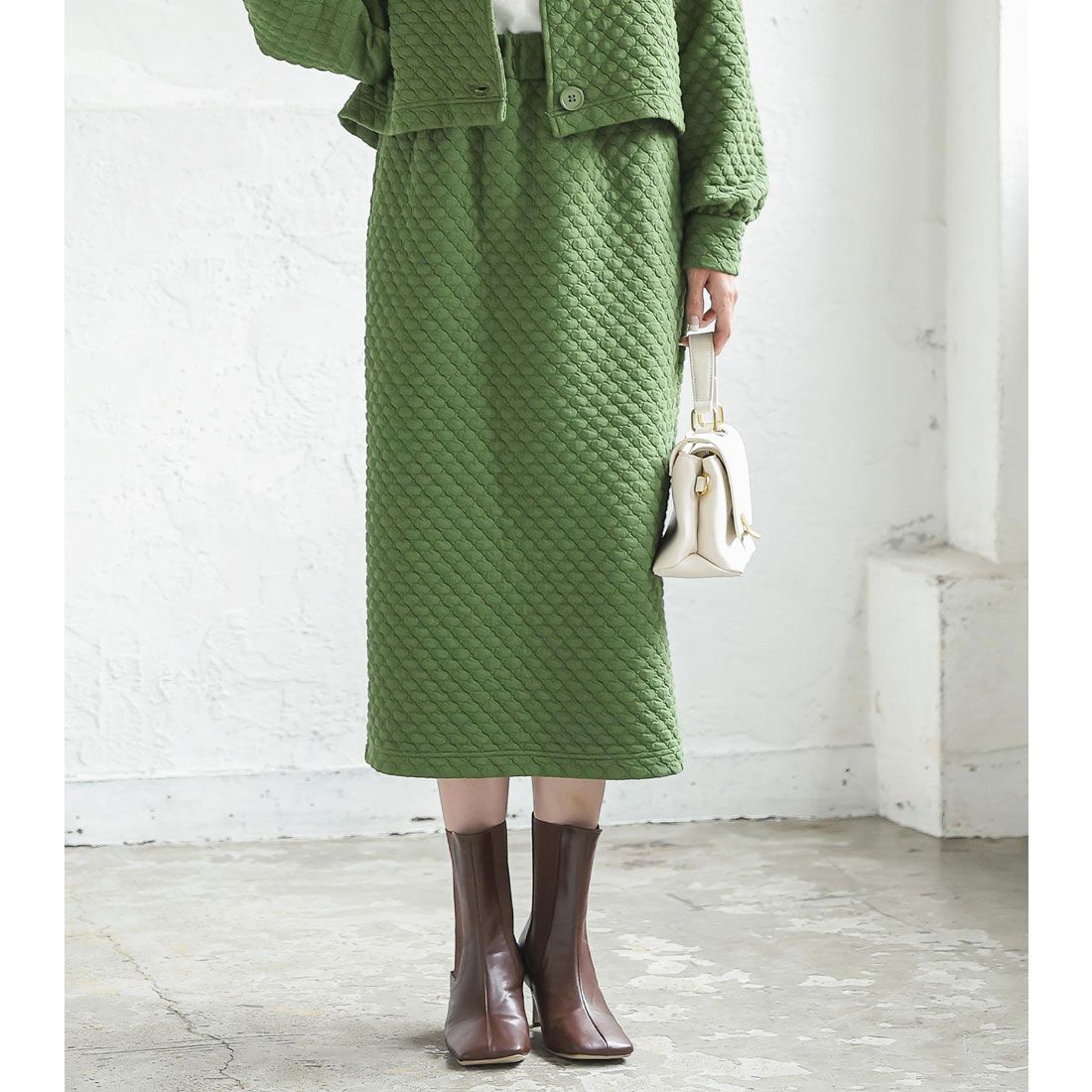 KOBE LETTUCE Quilted Narrow Skirt [M3423]