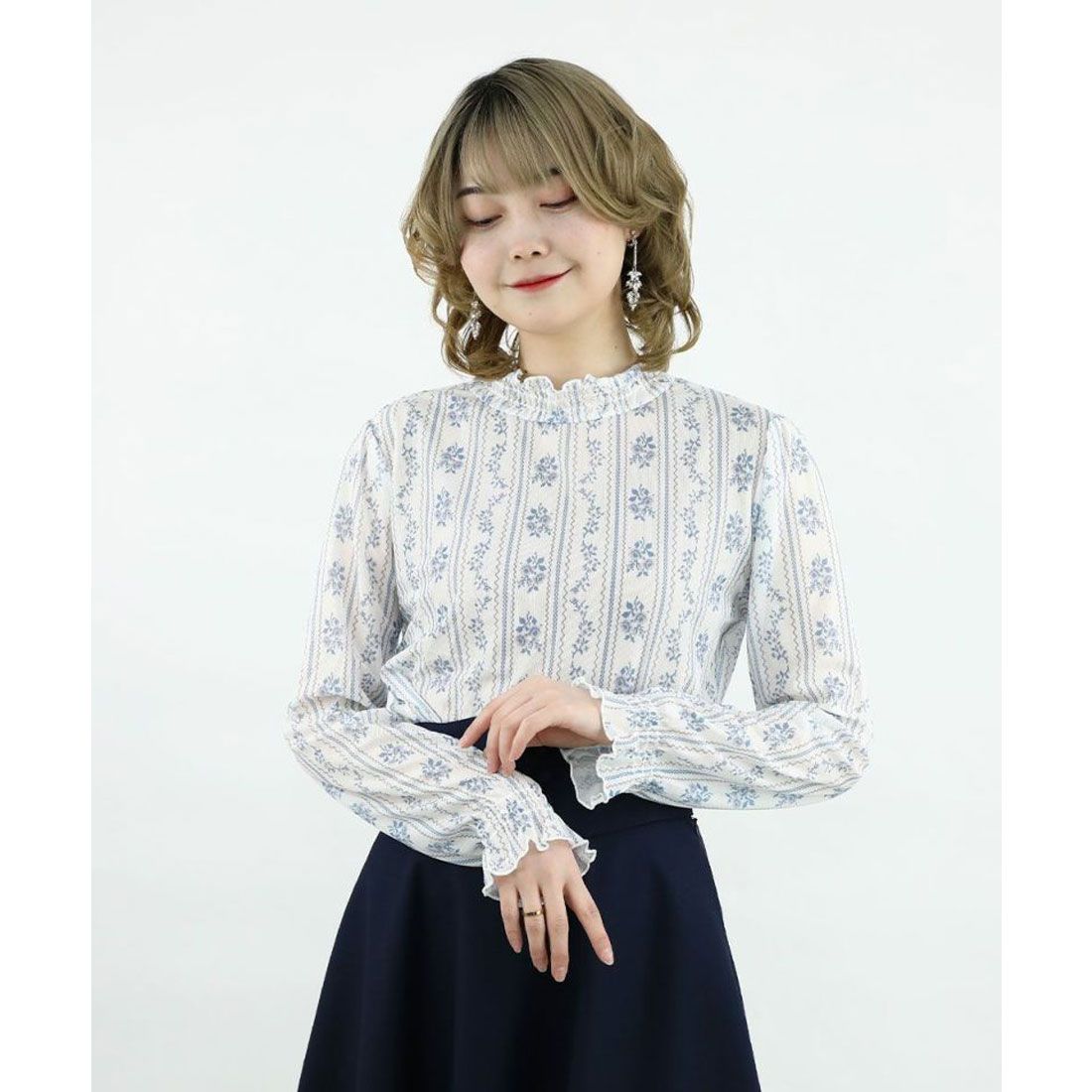 フィント F i.n.t ストライプローズ柄シアートップス【洗える】,BLUE