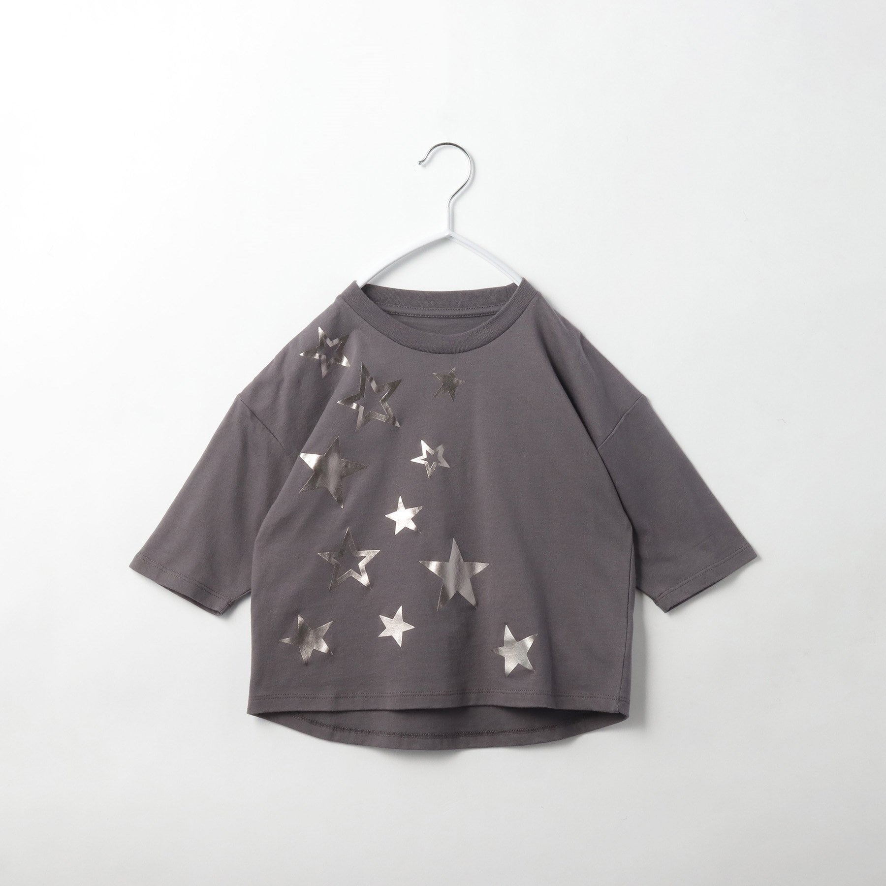 ザ ショップ ティーケー (キッズ) THE SHOP TK(Kids) 【110-150】オーガニックコットン天竺箔プリント七分袖 （オリーブグリーン(026)） オリーブグリーン(026)