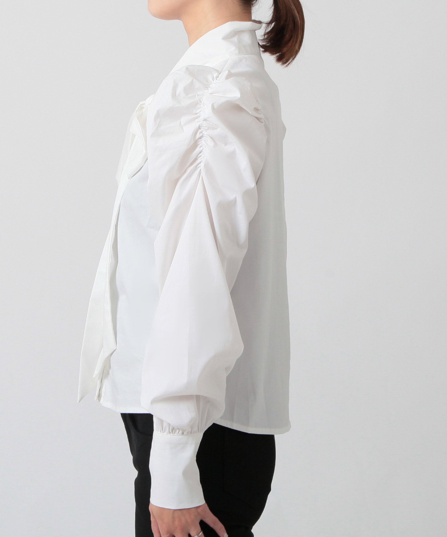 ジュリアブティック JULIA BOUTIQUE ボウタイパワショルブラウス/23530 （White） ホワイト