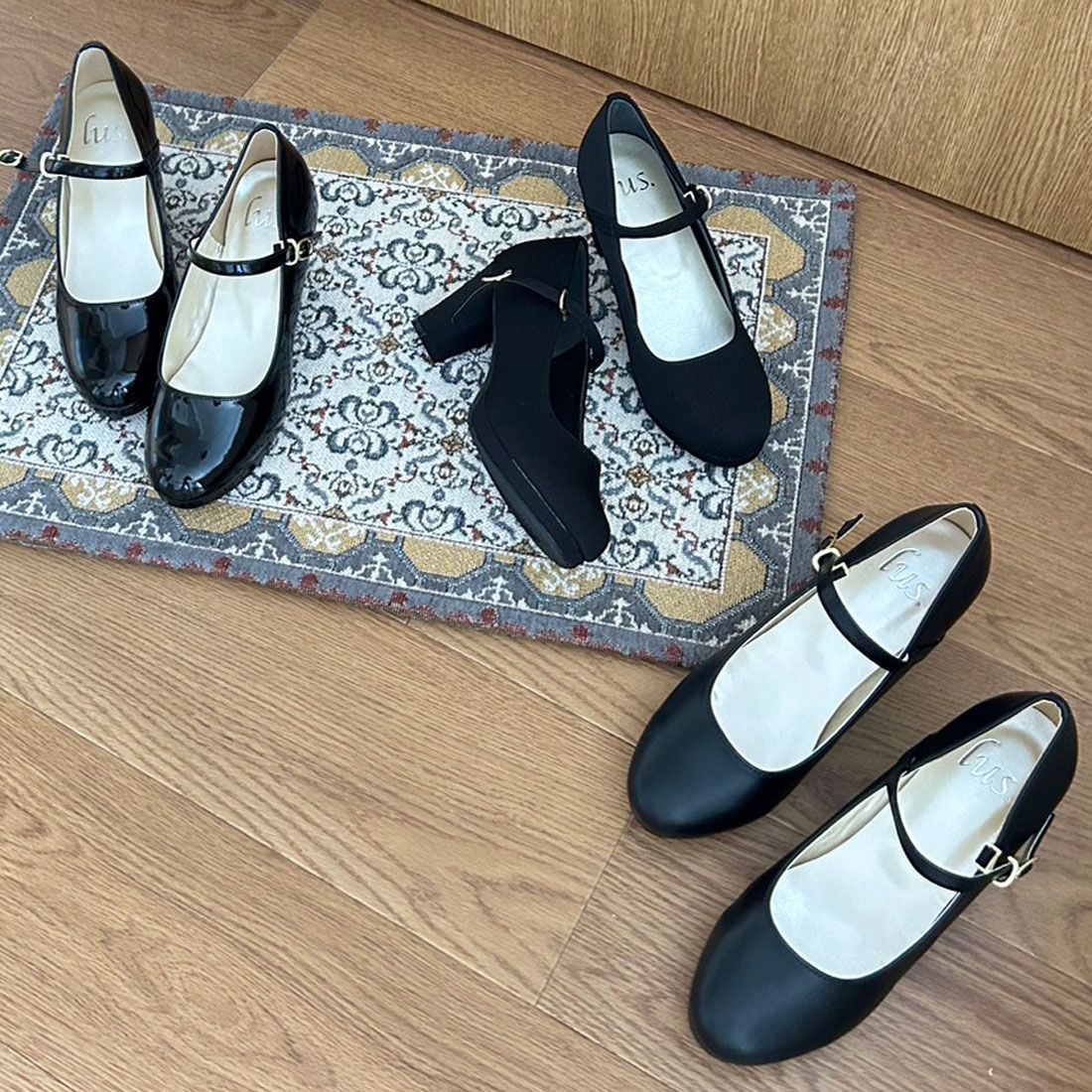 フロントストラップヒールパンプス