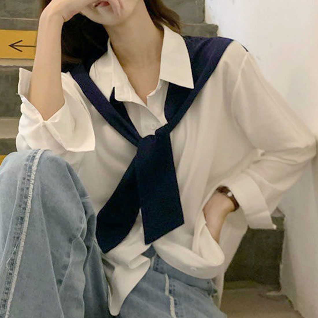 アミュレット Amulet 肩掛け風バイカラーシャツ レディース トップス 長袖 無地 春服 秋 10代 20代 30代 韓国ファッション カジュアル アクセント 差し色 個性的