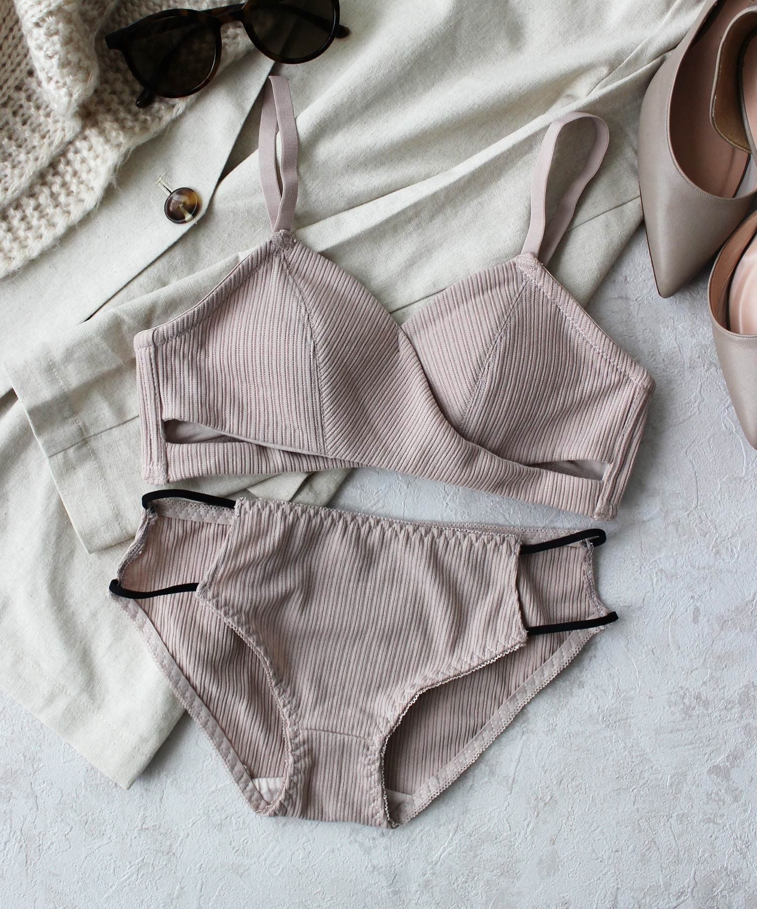 tu-hacci non-wired undercross bra and shorts [non-returnable item]