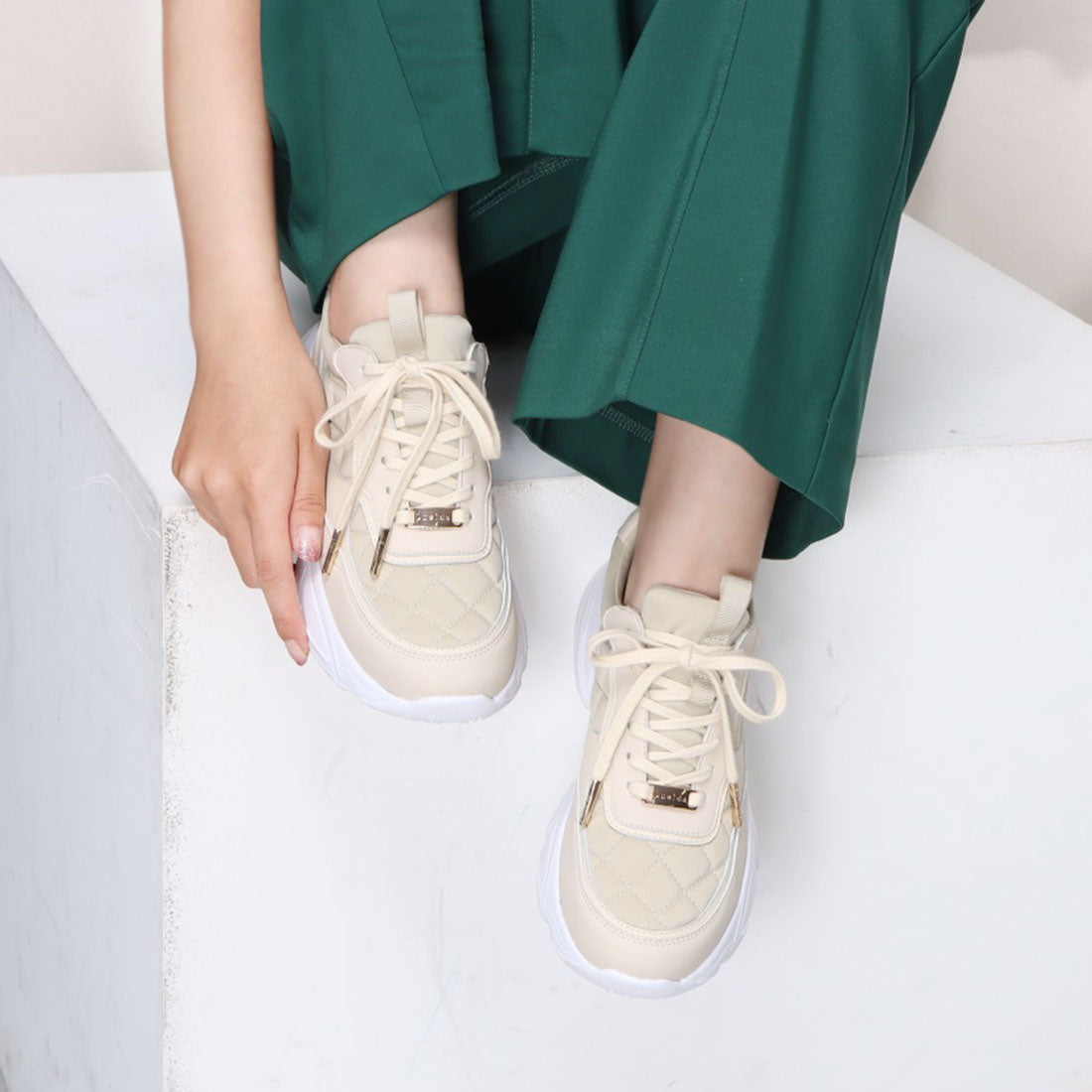 Aquila /アークイラ（Beige）キルティングボリュームスニーカー BEG