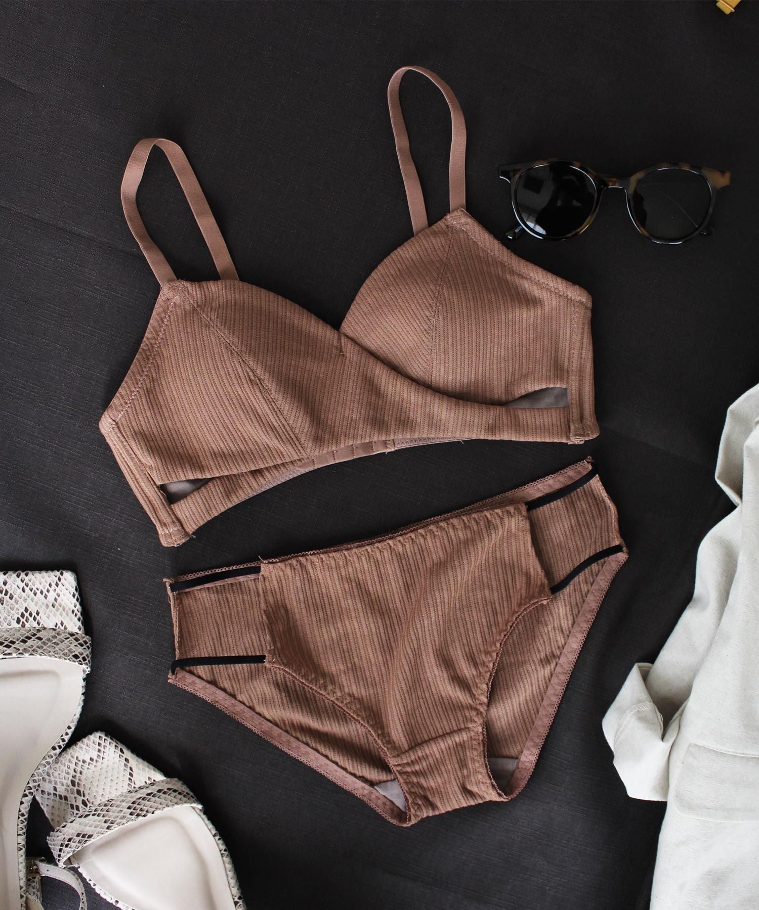 tu-hacci non-wired undercross bra and shorts [non-returnable item]