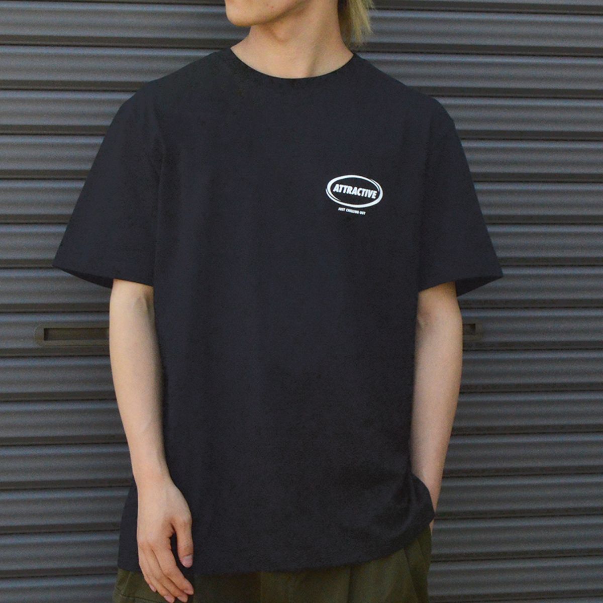 モディッシュガゼ MODISH GAZE スモーキングガール SIT BACK AND RELAX半袖Tシャツ