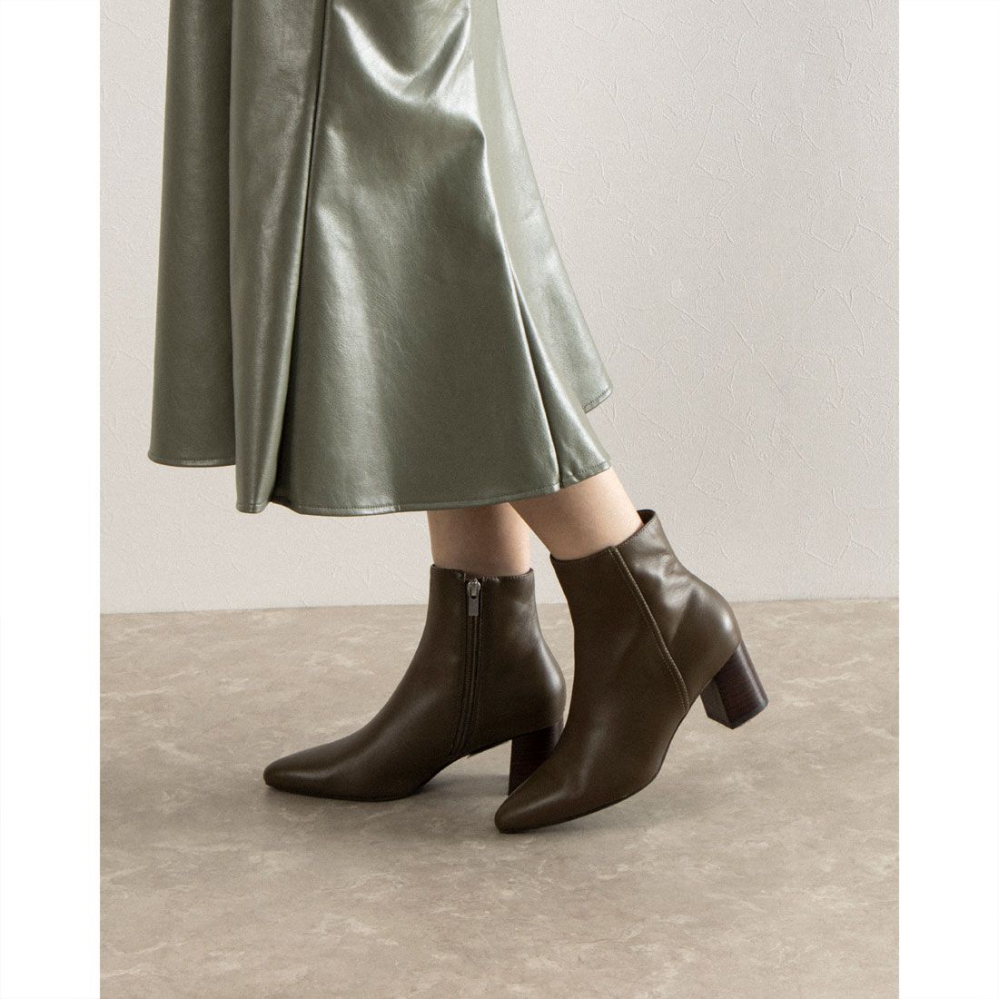 RANDA [A de Vivre] [Genuine Leather] Pointed Toe Leather Short Boots