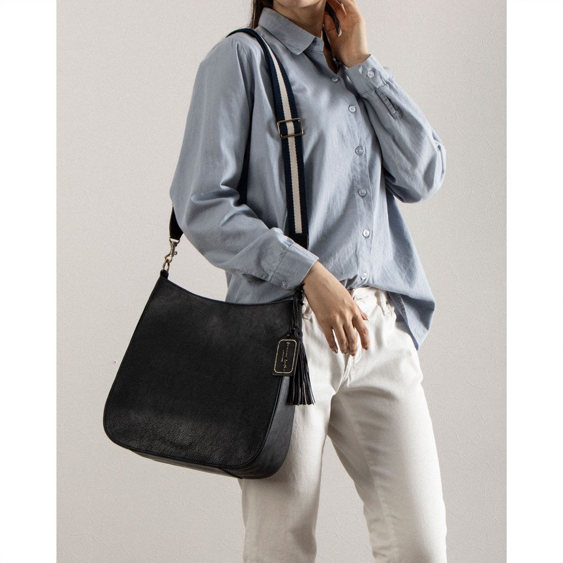 レザーラボラトリー Leather Laboratory 本革 レディース ショルダーバッグ 青と白のストラップ