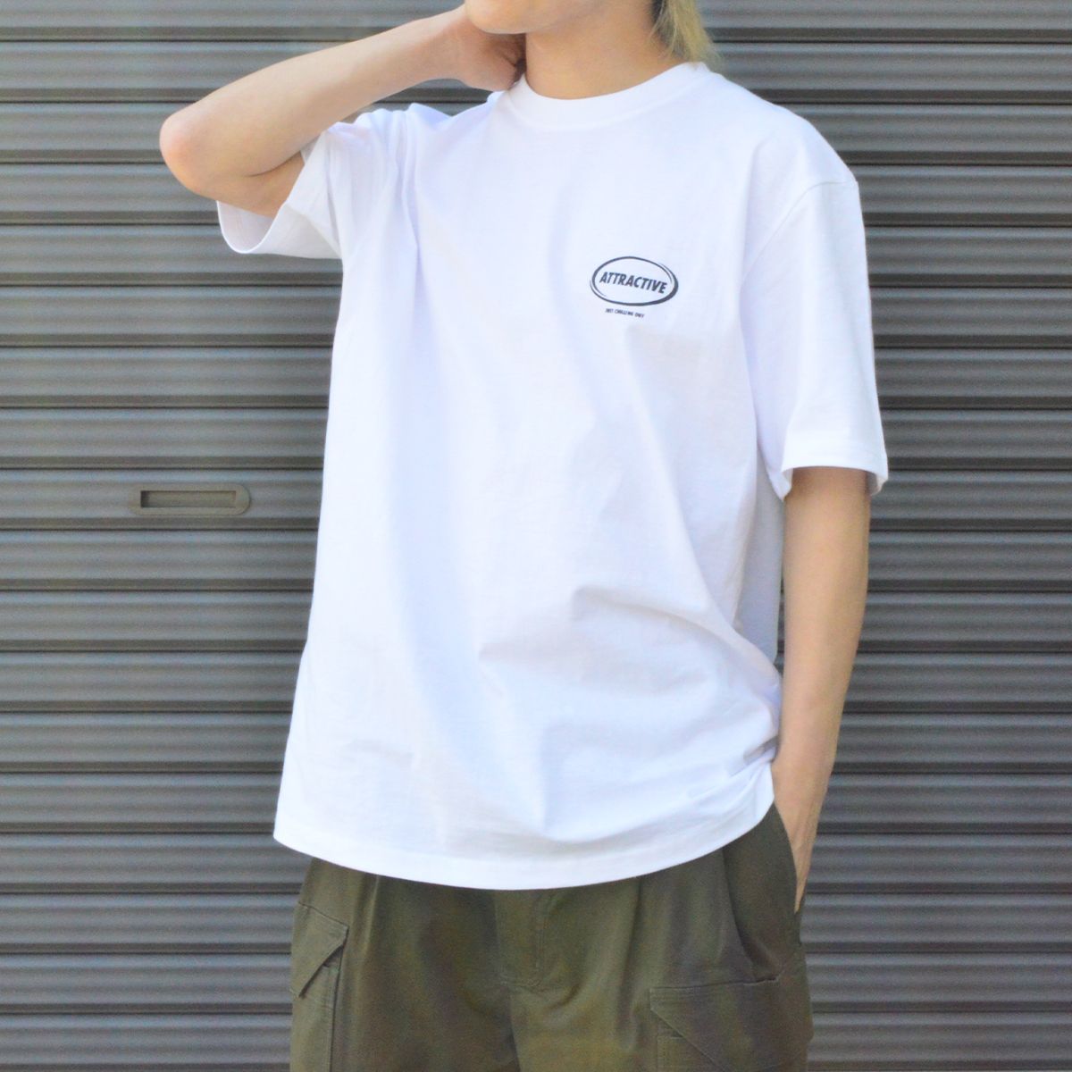 モディッシュガゼ MODISH GAZE スモーキングガール SIT BACK AND RELAX半袖Tシャツ