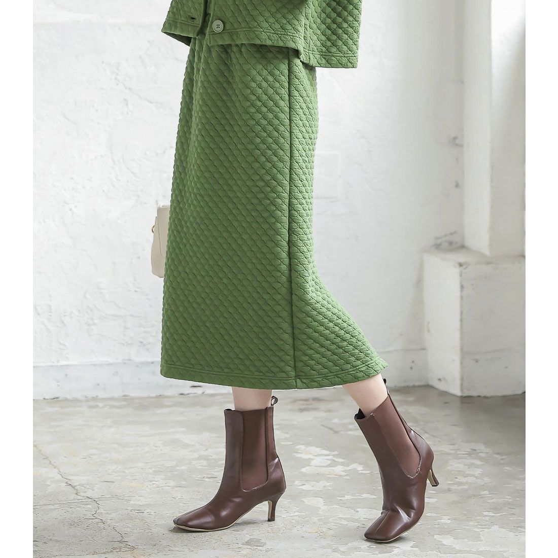 KOBE LETTUCE Quilted Narrow Skirt [M3423]