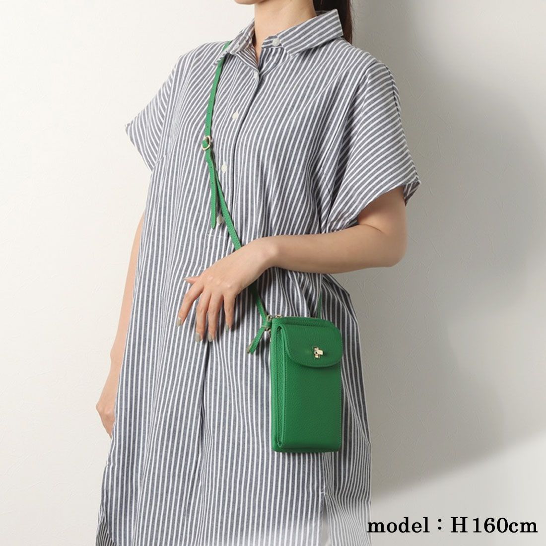 ＜ロングセラー＞ペルケ perche 牛革シュリンクタイプモバイルウォレットショルダーバッグ