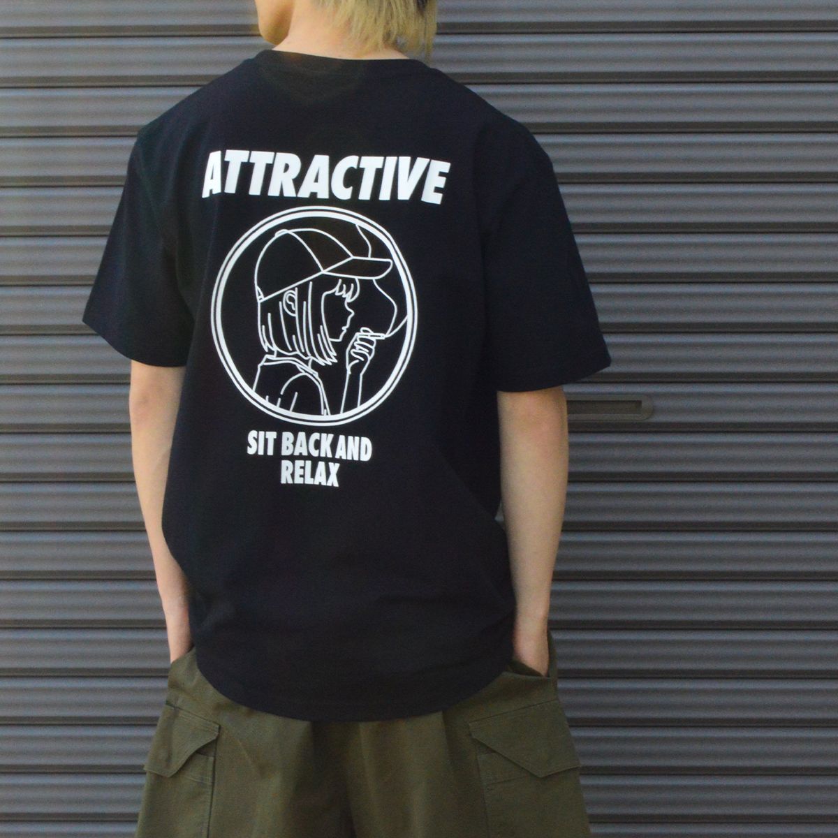 モディッシュガゼ MODISH GAZE スモーキングガール SIT BACK AND RELAX半袖Tシャツ