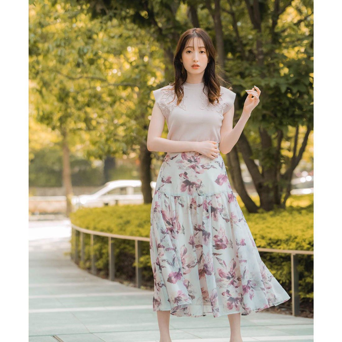 ノエラ Noela ぼかし花柄シャイニースカート