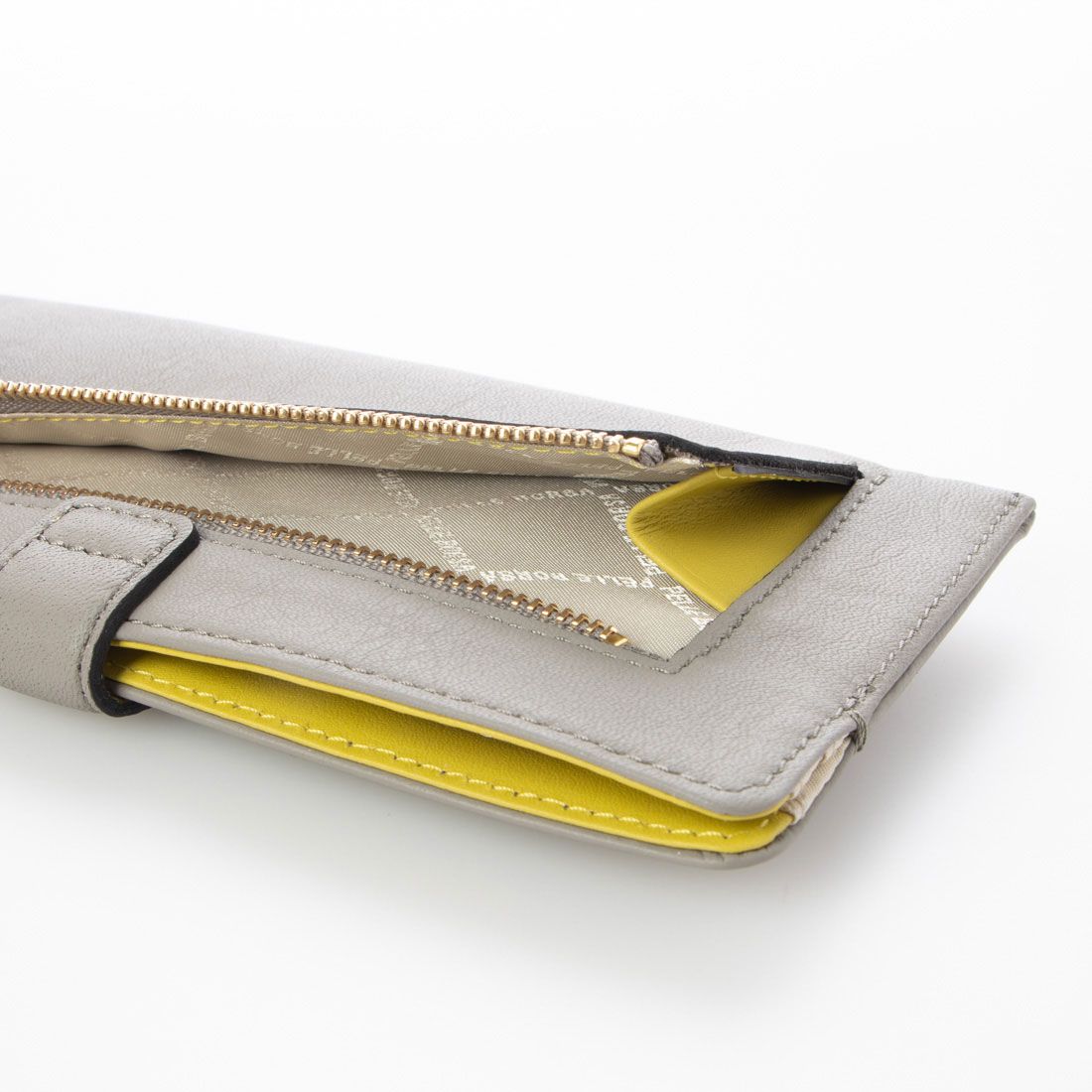 ペレボルサ PELLE BORSA スリムウォレット