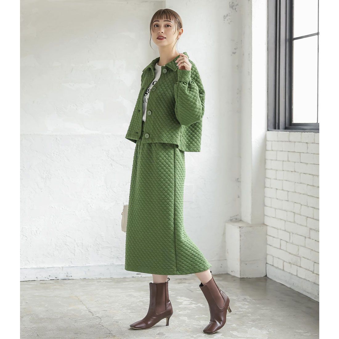 KOBE LETTUCE Quilted Narrow Skirt [M3423]