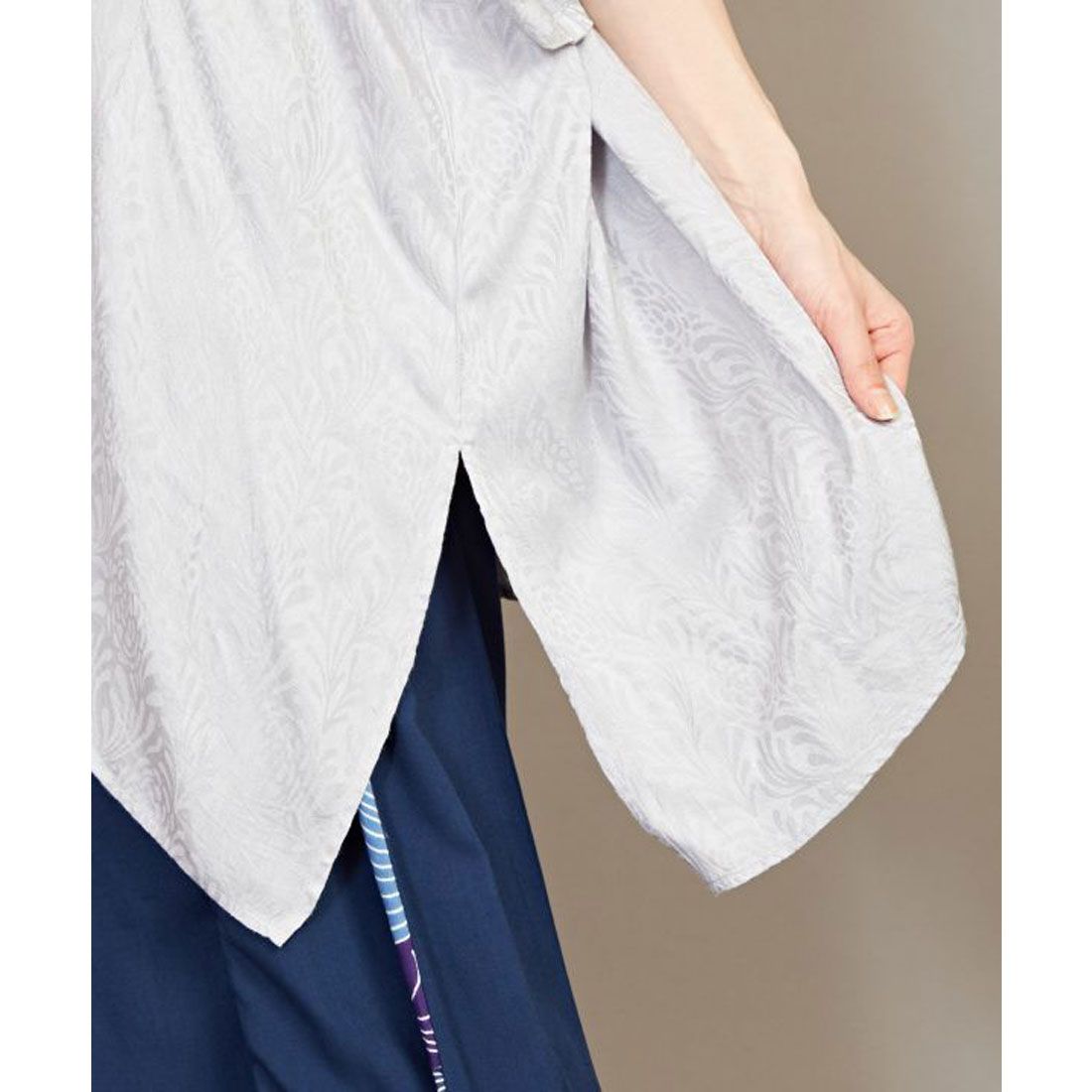 【カヤ】菊薫る長丈トップス グレー