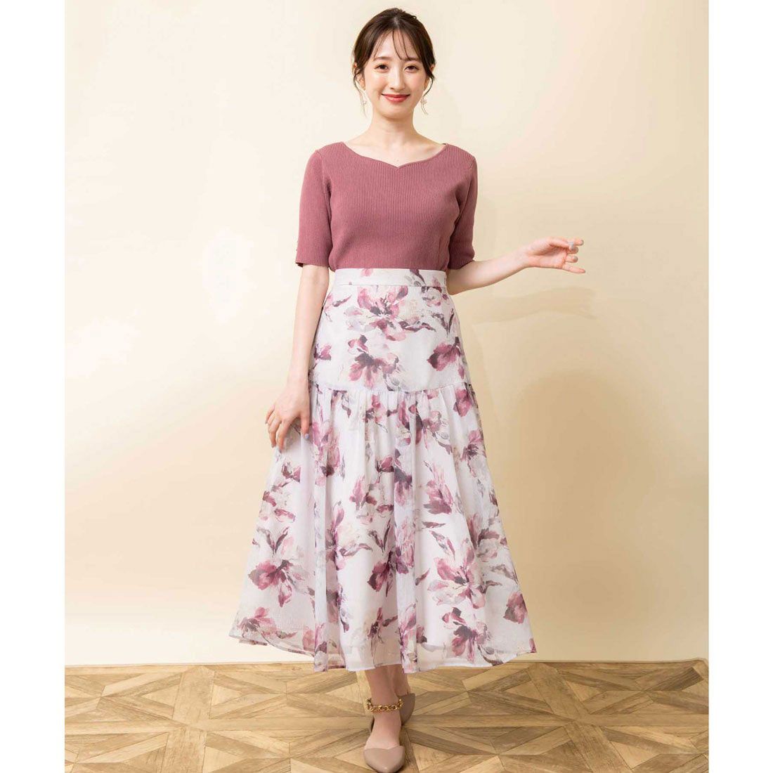ノエラ Noela ぼかし花柄シャイニースカート