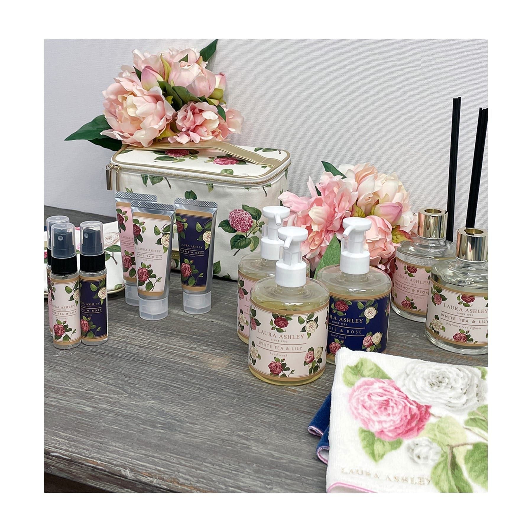 ローラ アシュレイ LAURA ASHLEY カミール柄 ハンドクリーム【返品不可商品】