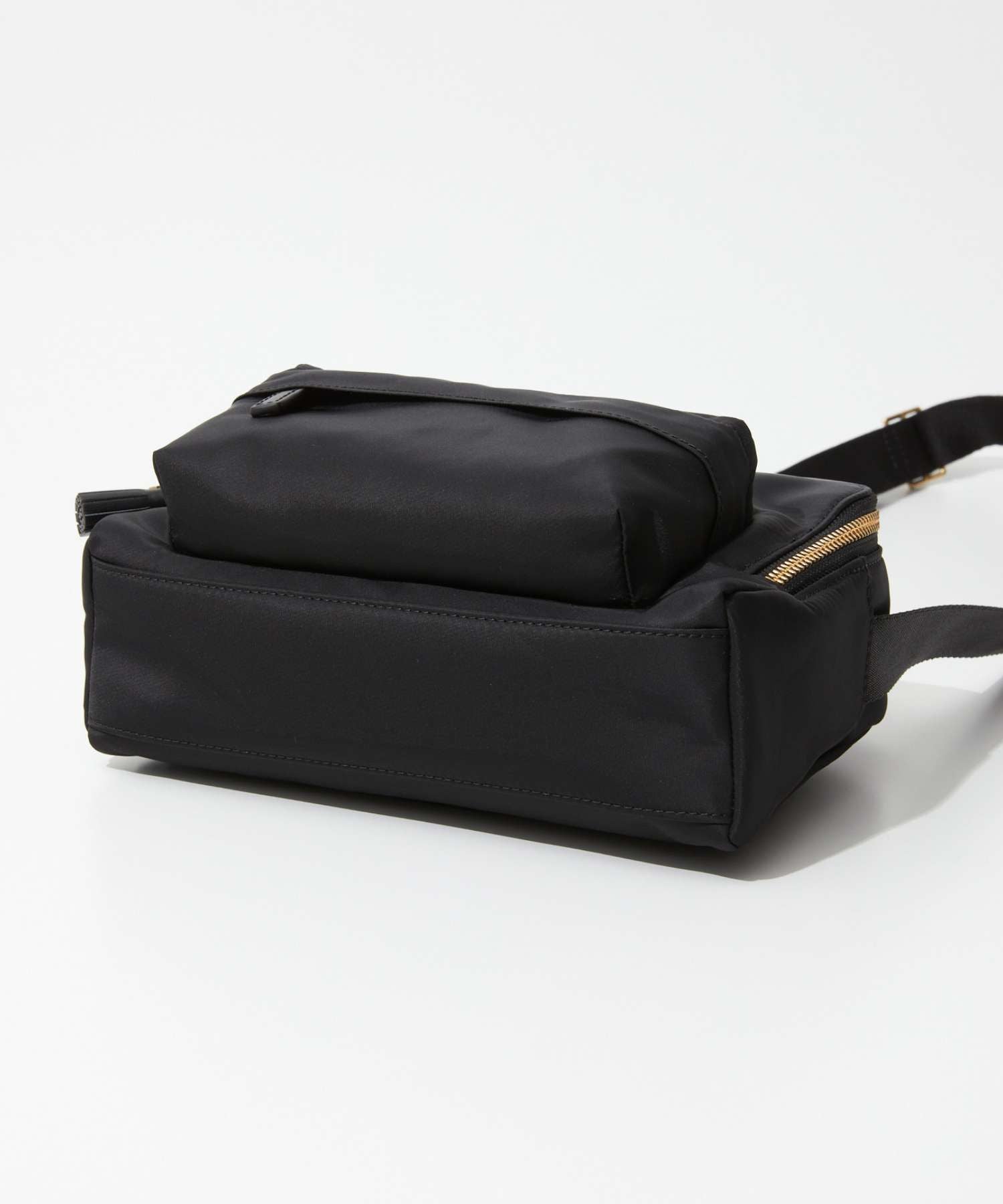 アニヤハインドマーチ Anya Hindmarch 5050925 193542 ショルダーバッグ Crossbody Pouch Eyes in ECONYL regenerated Nylon レディース バッグ アイズ クロスボディ