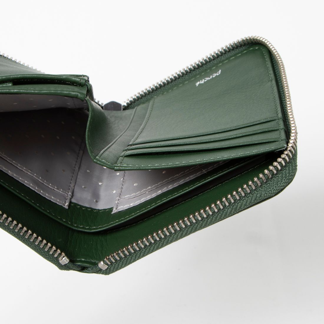 ＜ロングセラー＞ペルケ perche ドット型押しラウンドパームフィット財布
