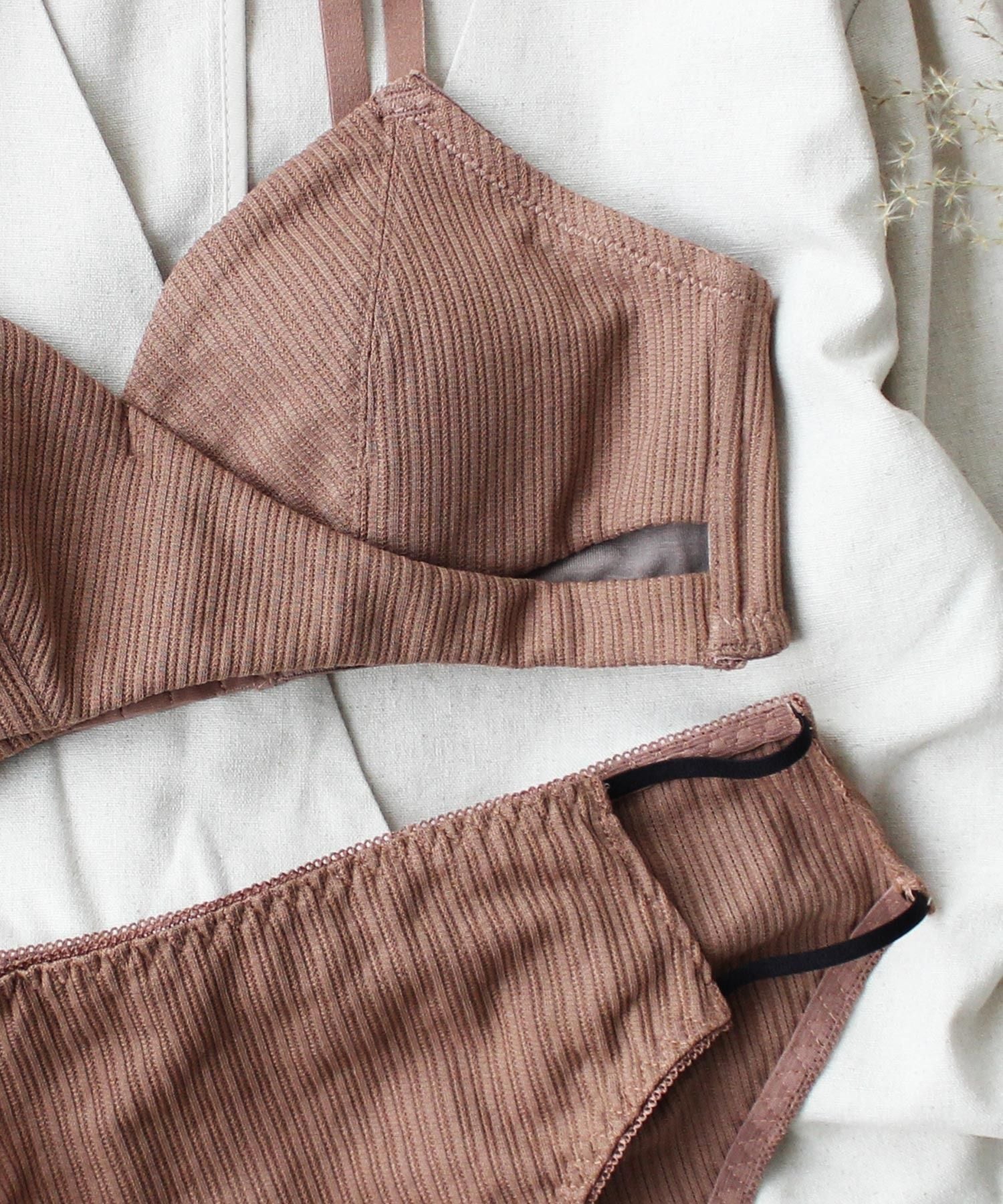 tu-hacci non-wired undercross bra and shorts [non-returnable item]
