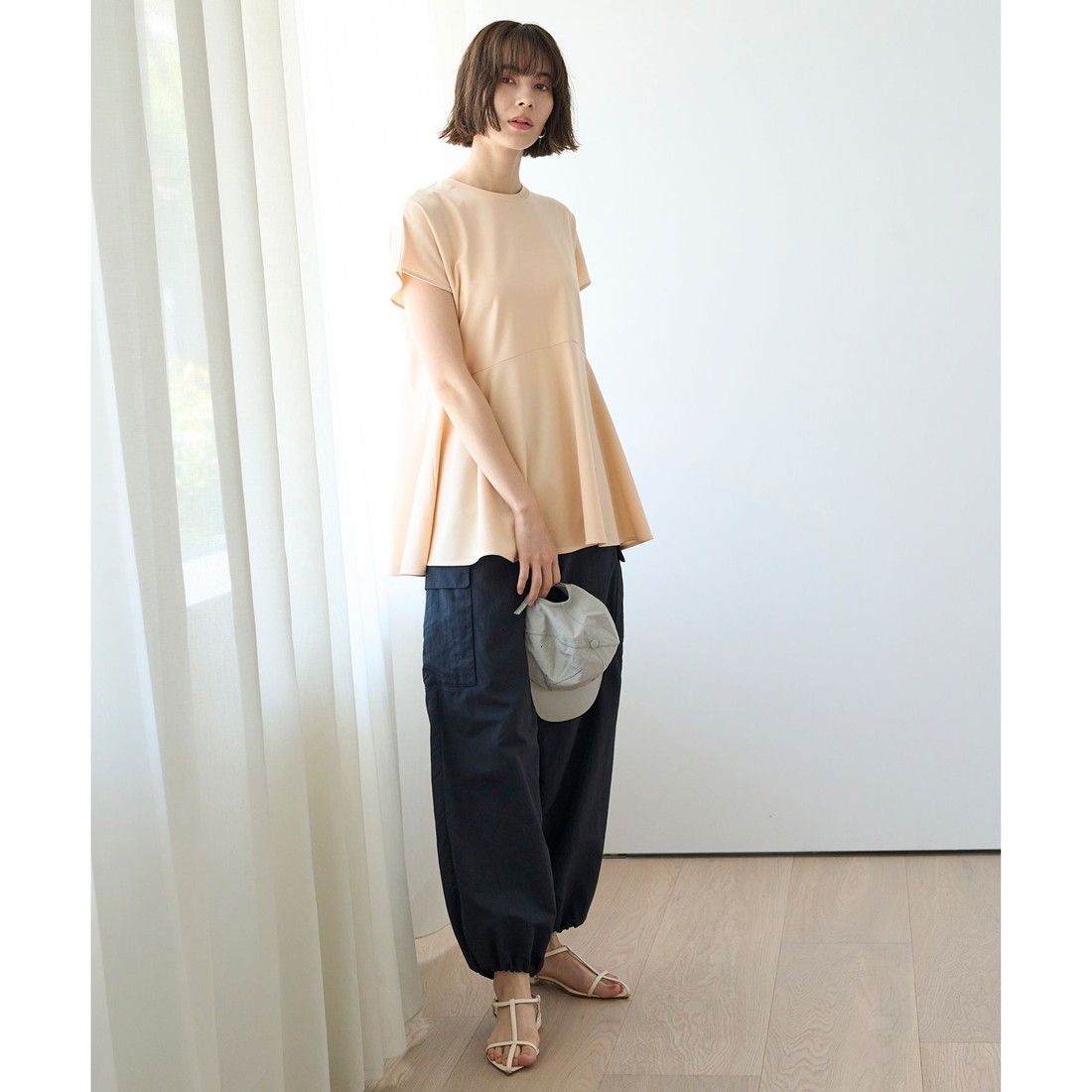 UNFILO 【接触冷感/ストレッチ/シワになりにくい】BEAUTY FORM ペプラムTシャツ