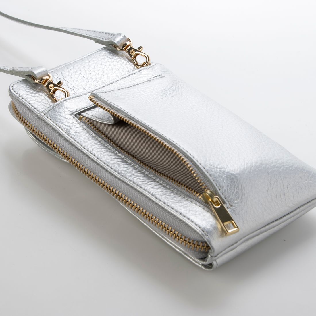 ＜ロングセラー＞ペルケ perche 牛革シュリンクタイプモバイルウォレットショルダーバッグ