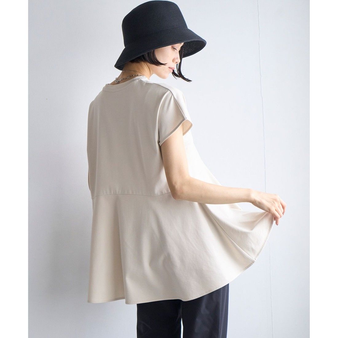 UNFILO 【接触冷感/ストレッチ/シワになりにくい】BEAUTY FORM ペプラムTシャツ