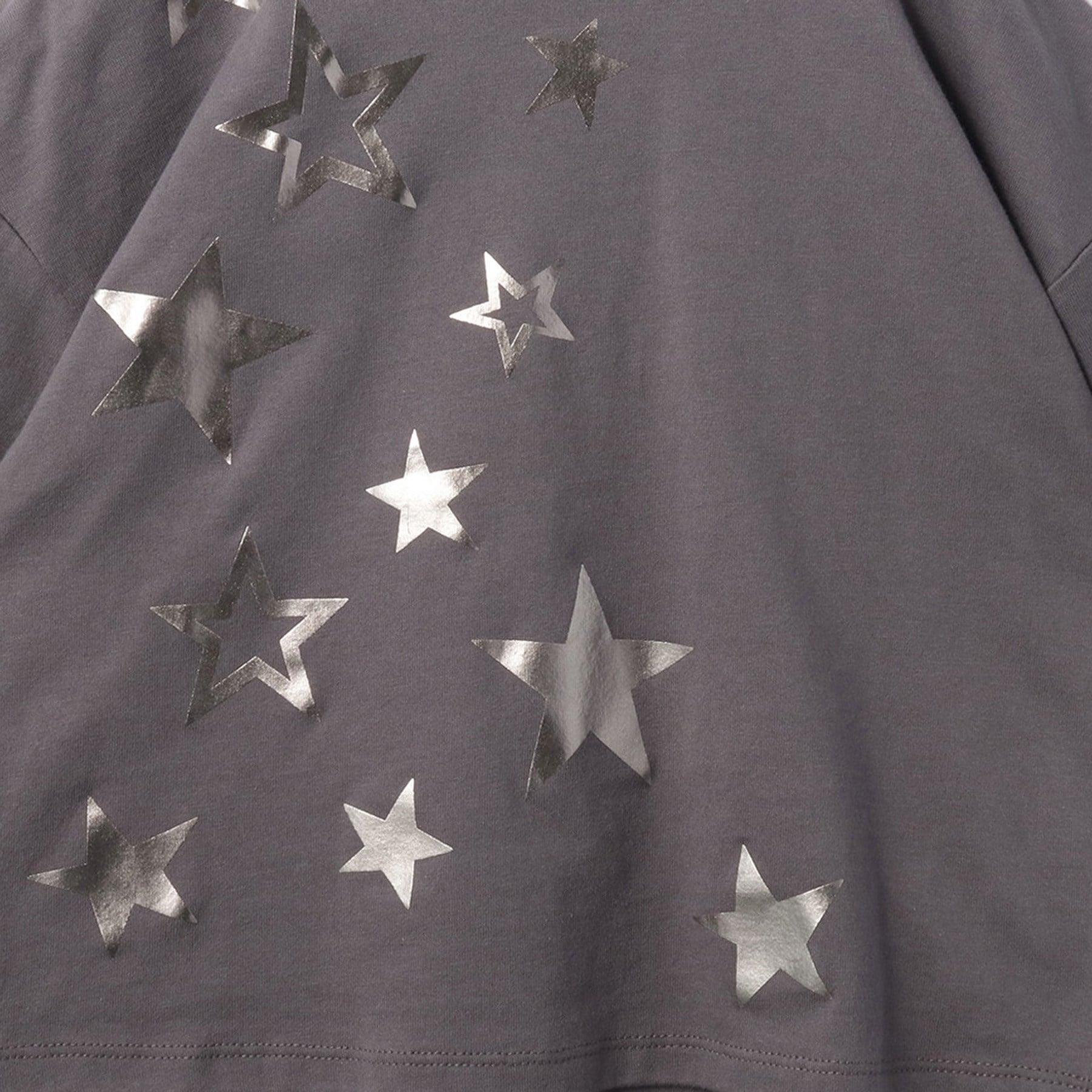 ザ ショップ ティーケー (キッズ) THE SHOP TK(Kids) 【110-150】オーガニックコットン天竺箔プリント七分袖 （オリーブグリーン(026)） オリーブグリーン(026)