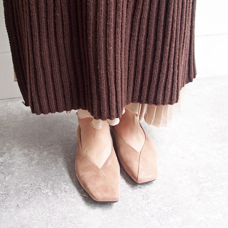 cava cava V-cut pumps