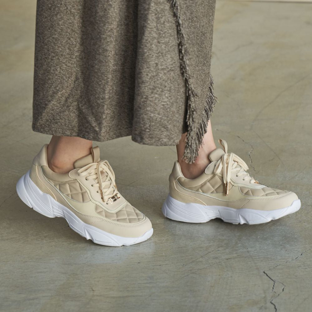 Aquila /アークイラ（Beige）キルティングボリュームスニーカー BEG