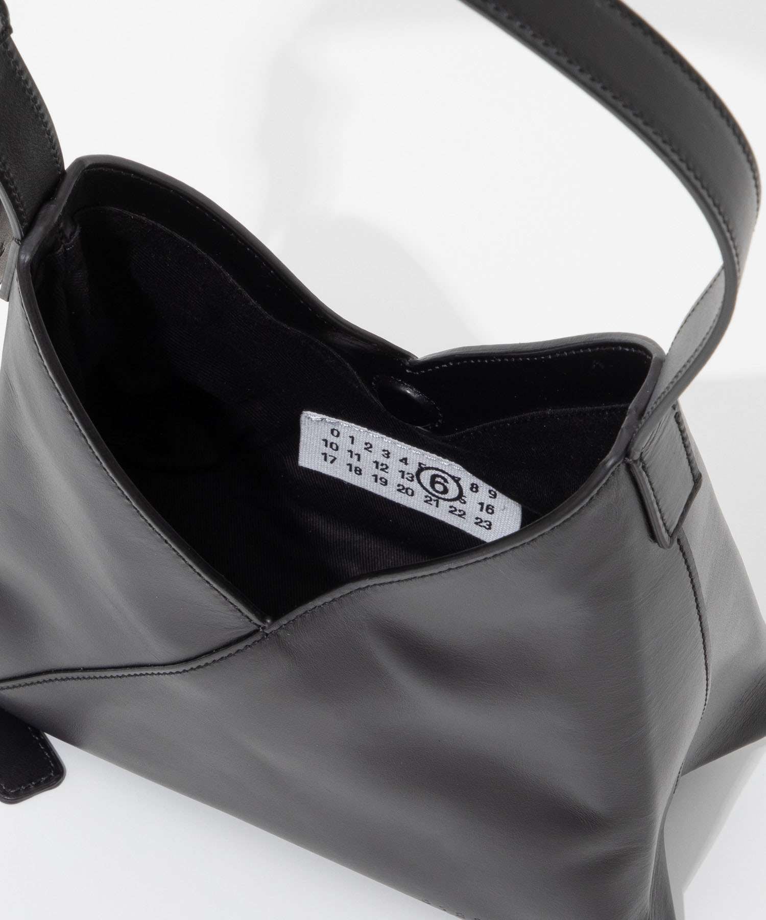国内即発【MM6】ニューメリック ロゴ バッグ SB6ZH0010 ブラウン MM6 メゾン マルジェラ （Maison Margiela） ニューメリック