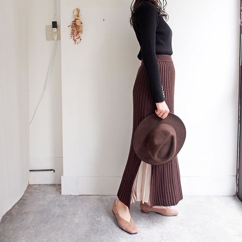 cava cava V-cut pumps