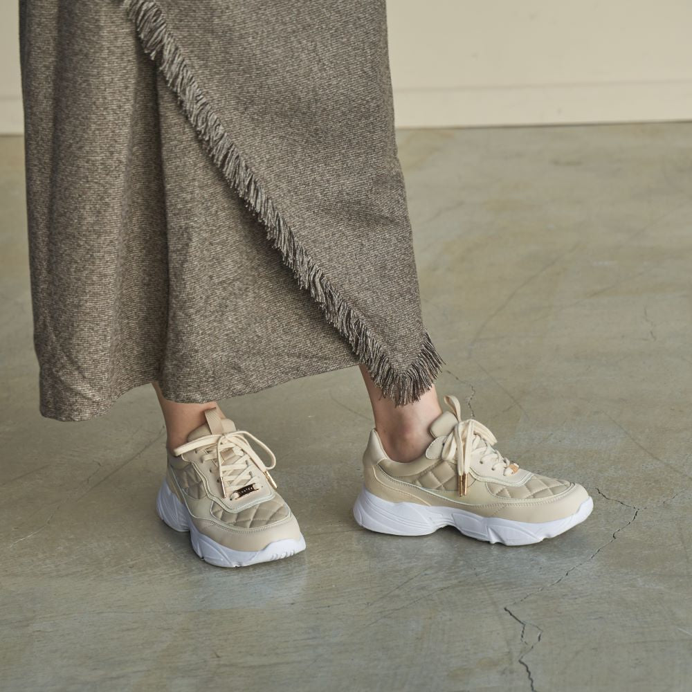 Aquila /アークイラ（Beige）キルティングボリュームスニーカー BEG