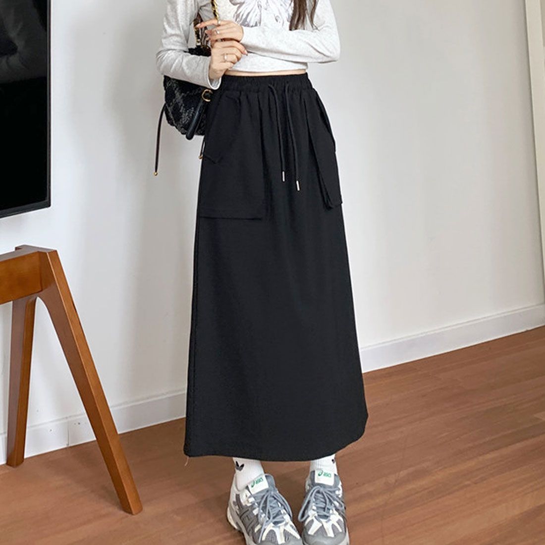 デューリリー Dewlily ビッグポケットスカート レディース 10代 20代 30代 韓国ファッション 春 夏 秋 カジュアル かわいい おしゃれ シンプル ミモレ丈 カーゴ