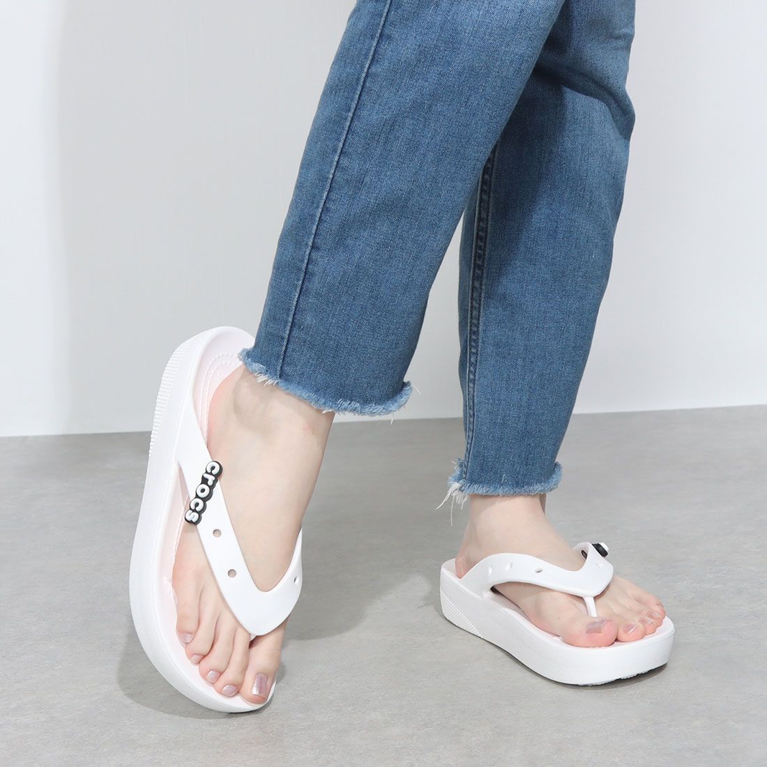 Crocs Women's Sandals Thongs CLASSIC PLATFORM FLIP 207714