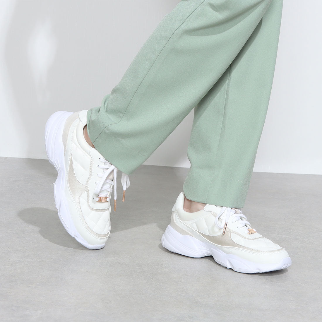 Aquila /アークイラ（Beige）キルティングボリュームスニーカー BEG